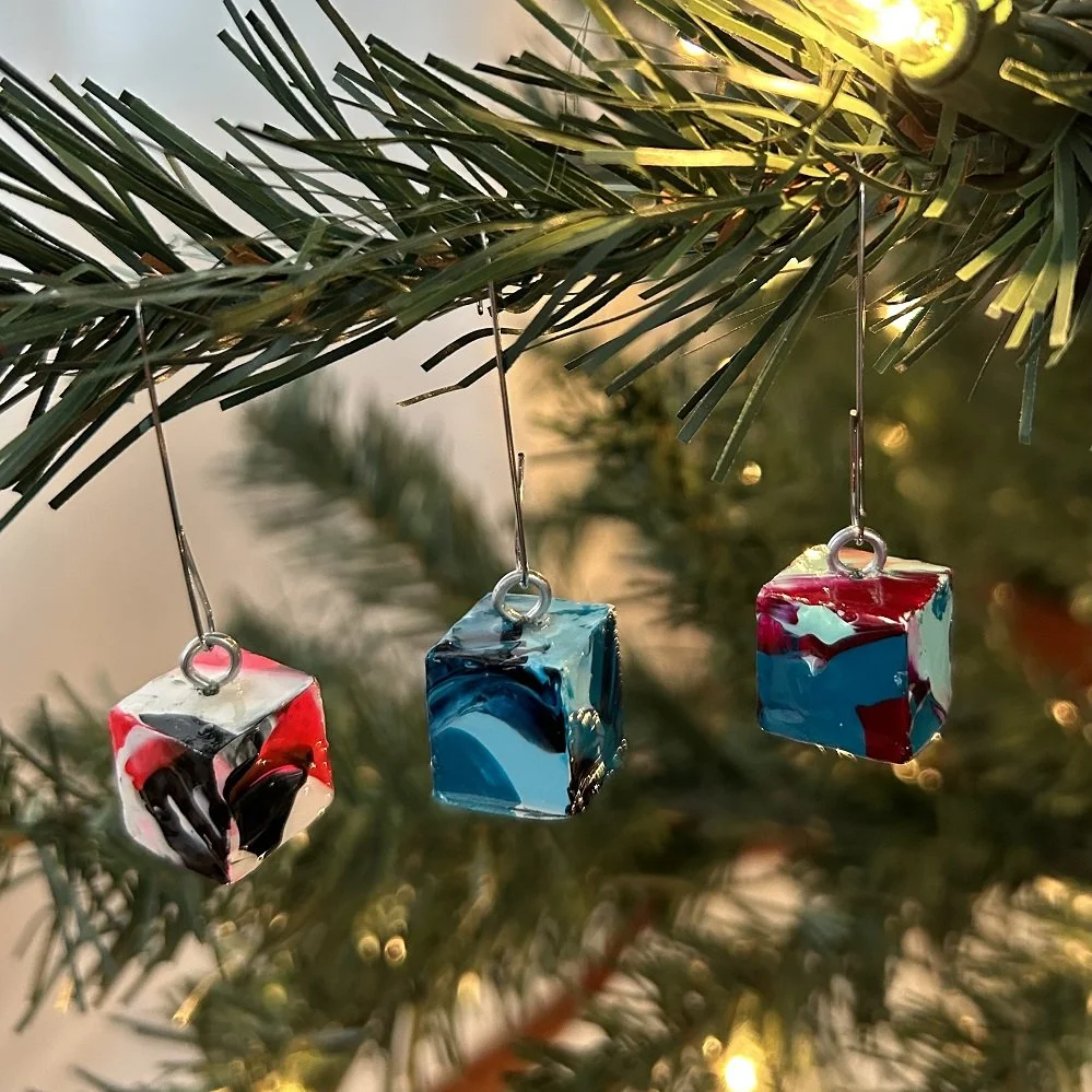 Ornament25_0.5_2023_1.jpg