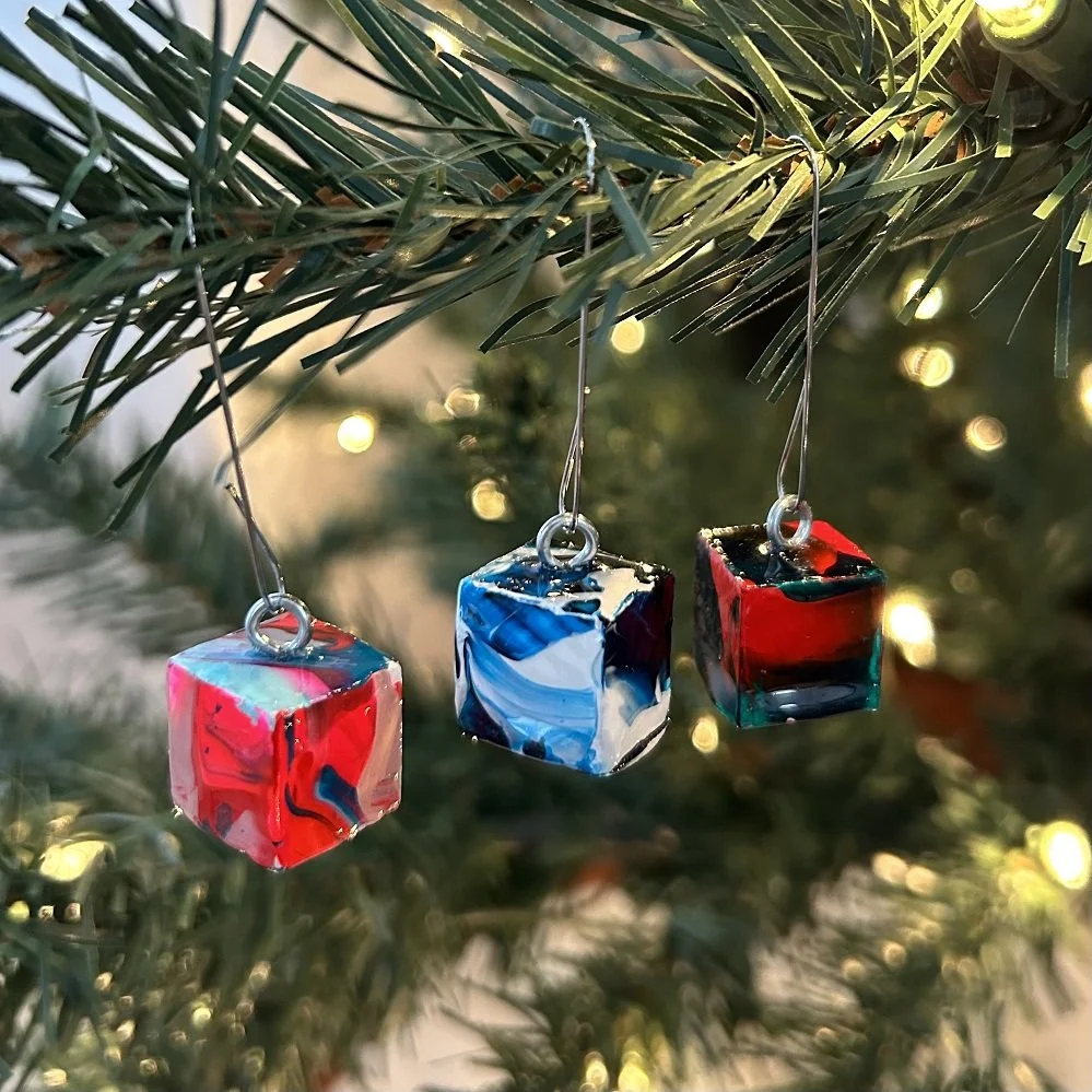 Ornament28_0.5_2023_1.jpg