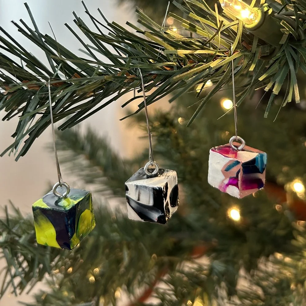 Ornament30_0.5_2023_1.jpg