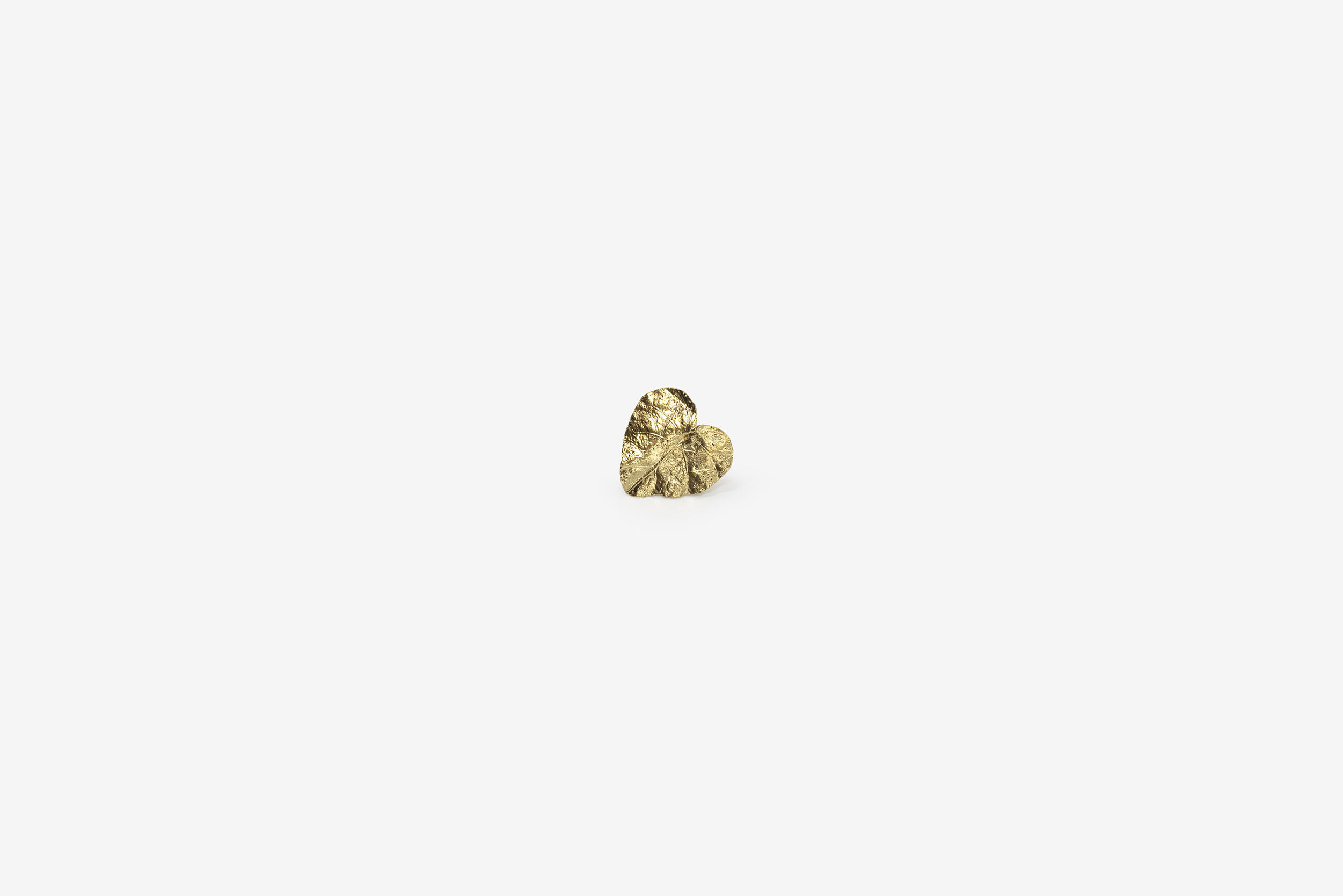 VA_JEWELLERY_COLLECTION_LEAVES_VERMEIL_EARRING_LEFT_01_LR.jpg