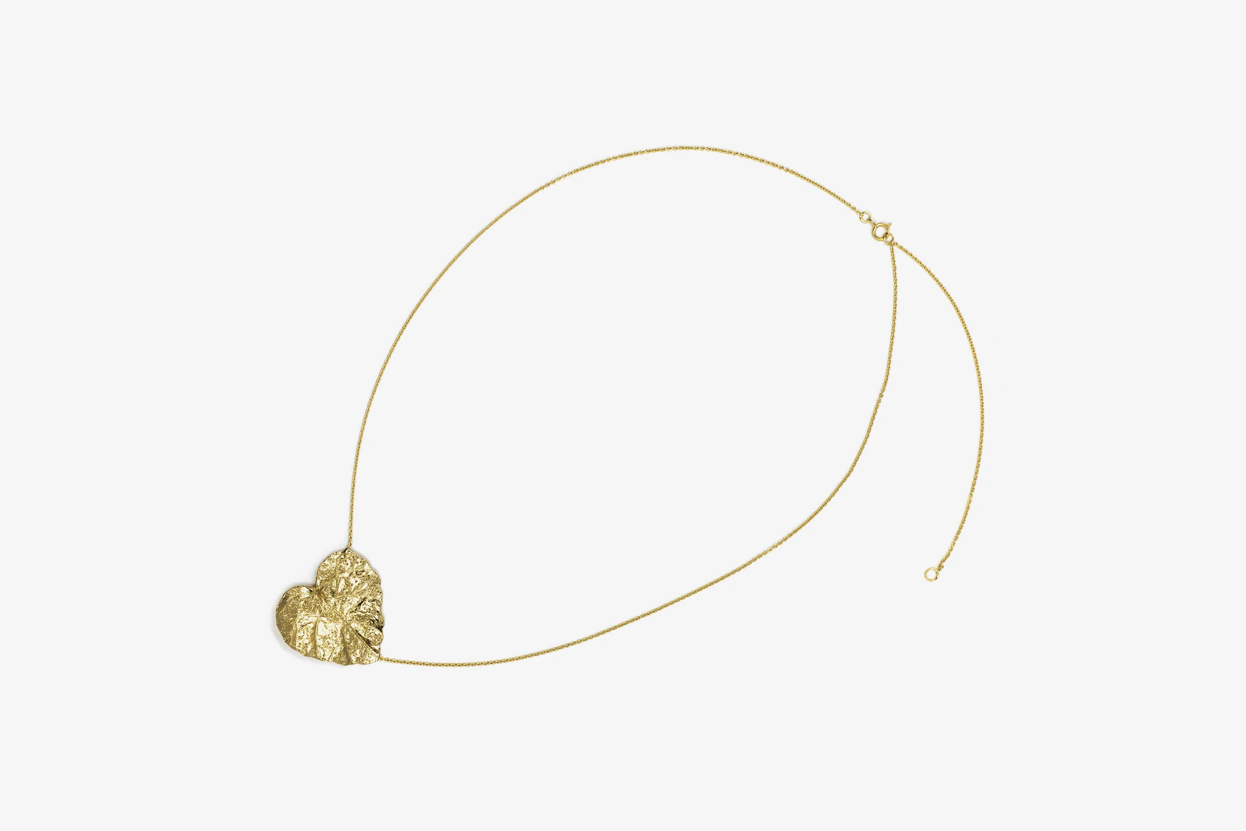VA_JEWELLERY_COLLECTION_LEAVES_VERMEIL_NECKLACE_01_LR.jpg