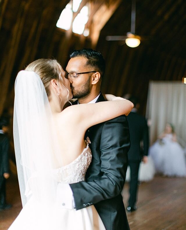 How many of you are still saying I do this year? How many of you are unsure? ⁠
⁠
Remember we're all in this together, and we've shared our contingency plan for couples trying to navigate through these uncertain times. Check out all the details of our