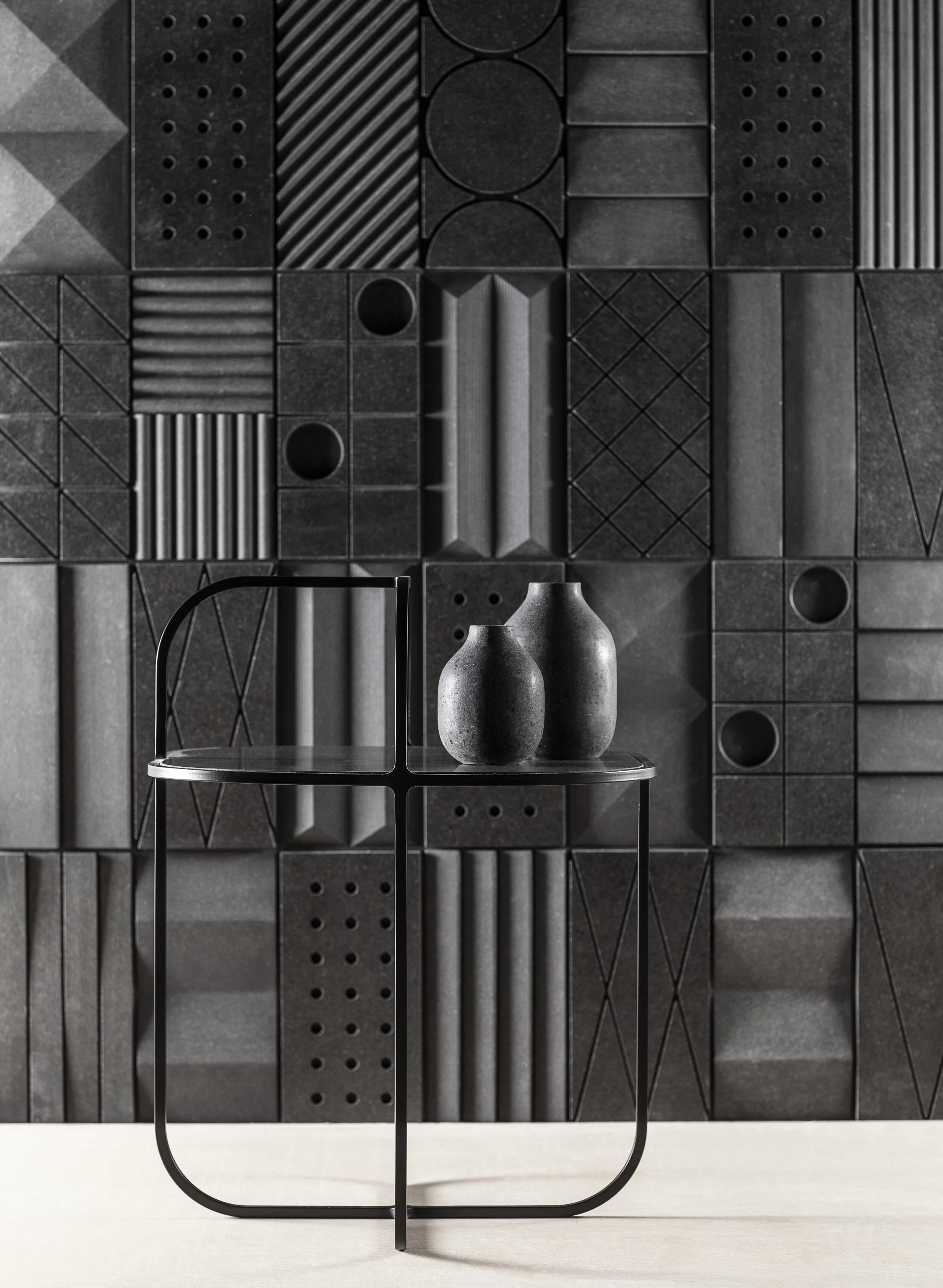 Etna Tavolino Alto e Maioliche di Pietra_Lithea_ph.BartuccioNino.jpeg