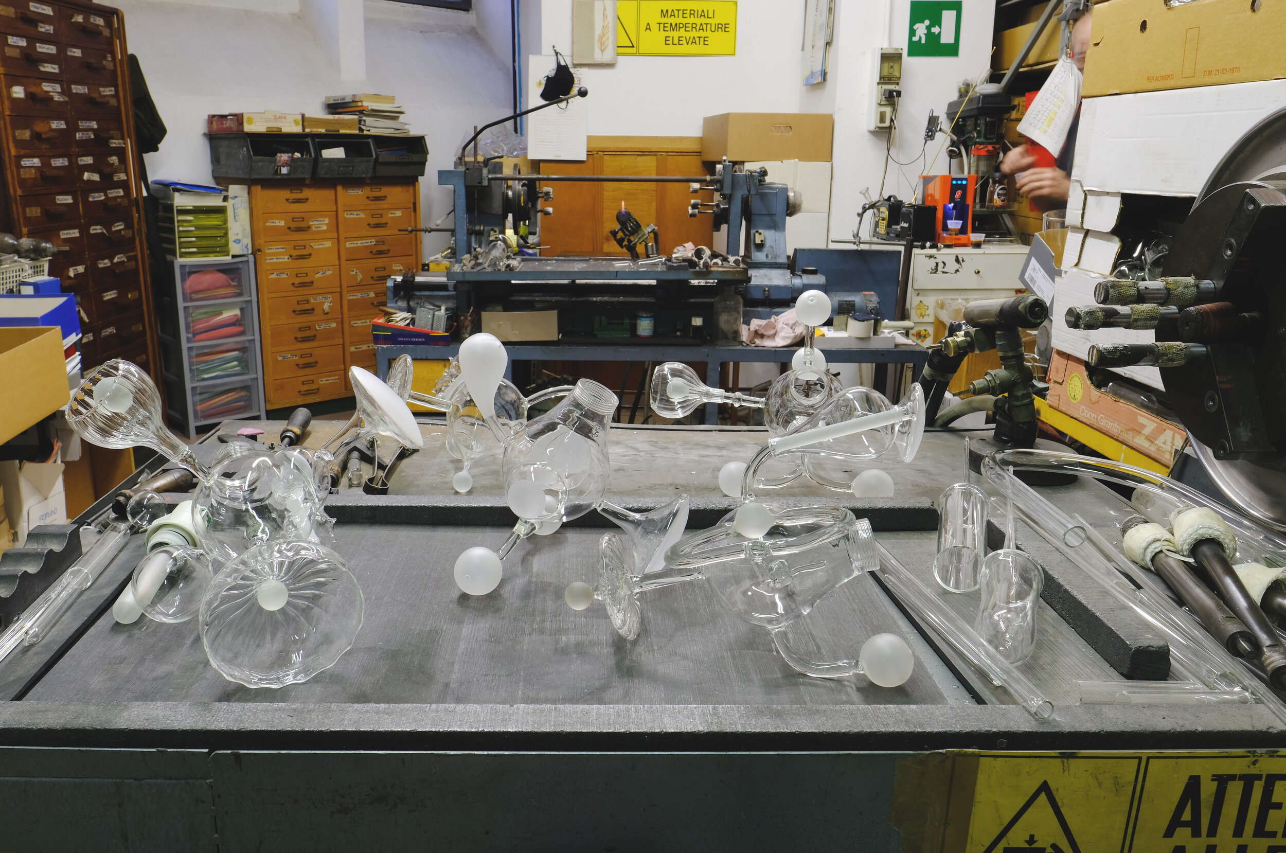 5MAKINGOFUNSERIALbulbs_artopia_Photo by.JPG.JPG