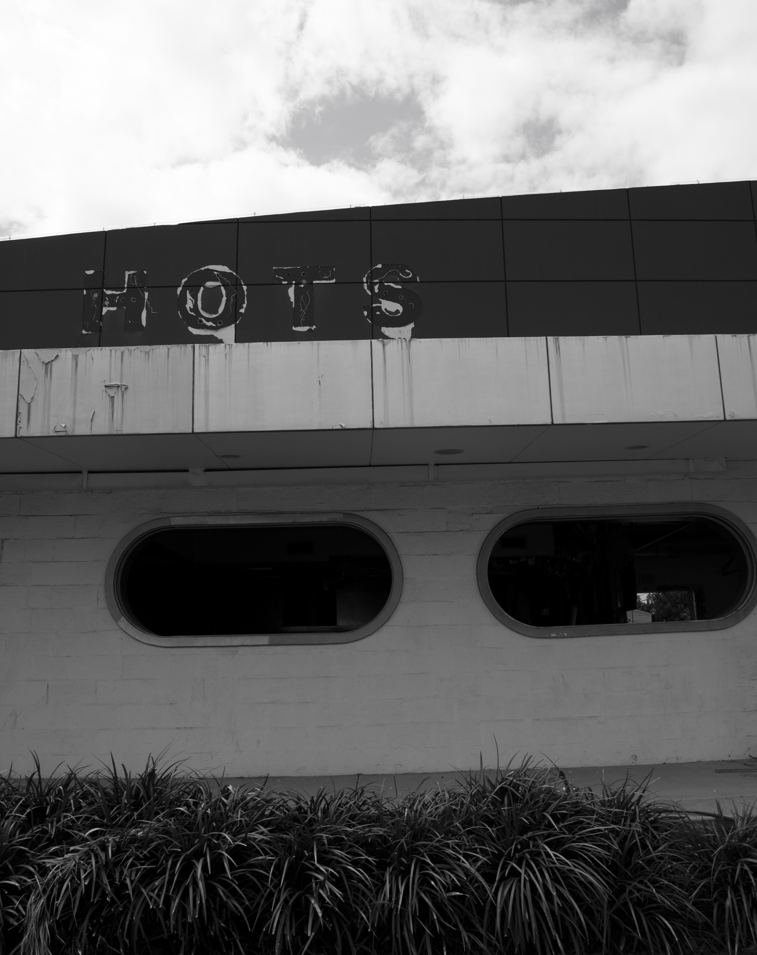 Hots-Out-of-Business.jpg