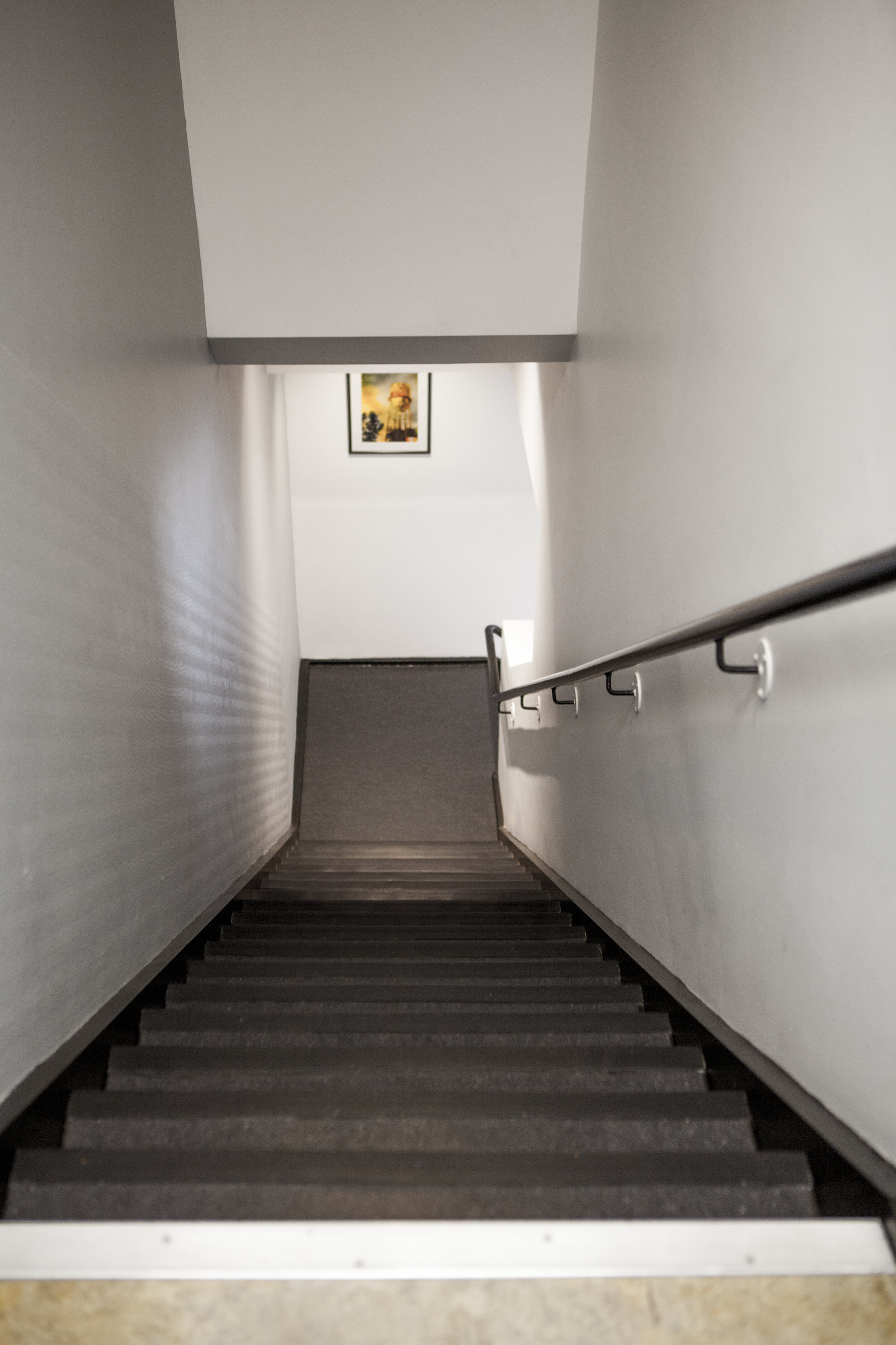 14 escalier arrière.jpg