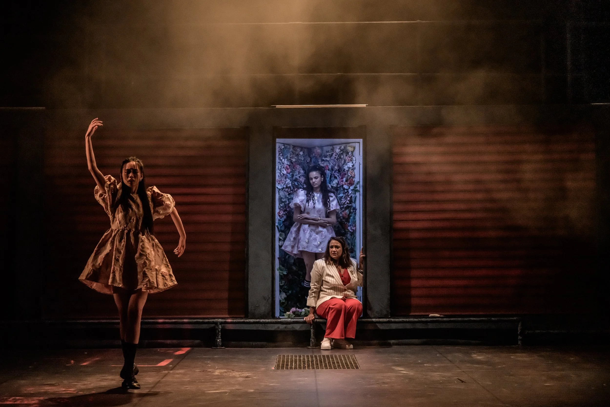 Romeo&Juliet_StratfordEast_SadlersWells_ProductionPhotography_CharlieFlint_CharlieFlintPhotography_2025-308-min.jpg