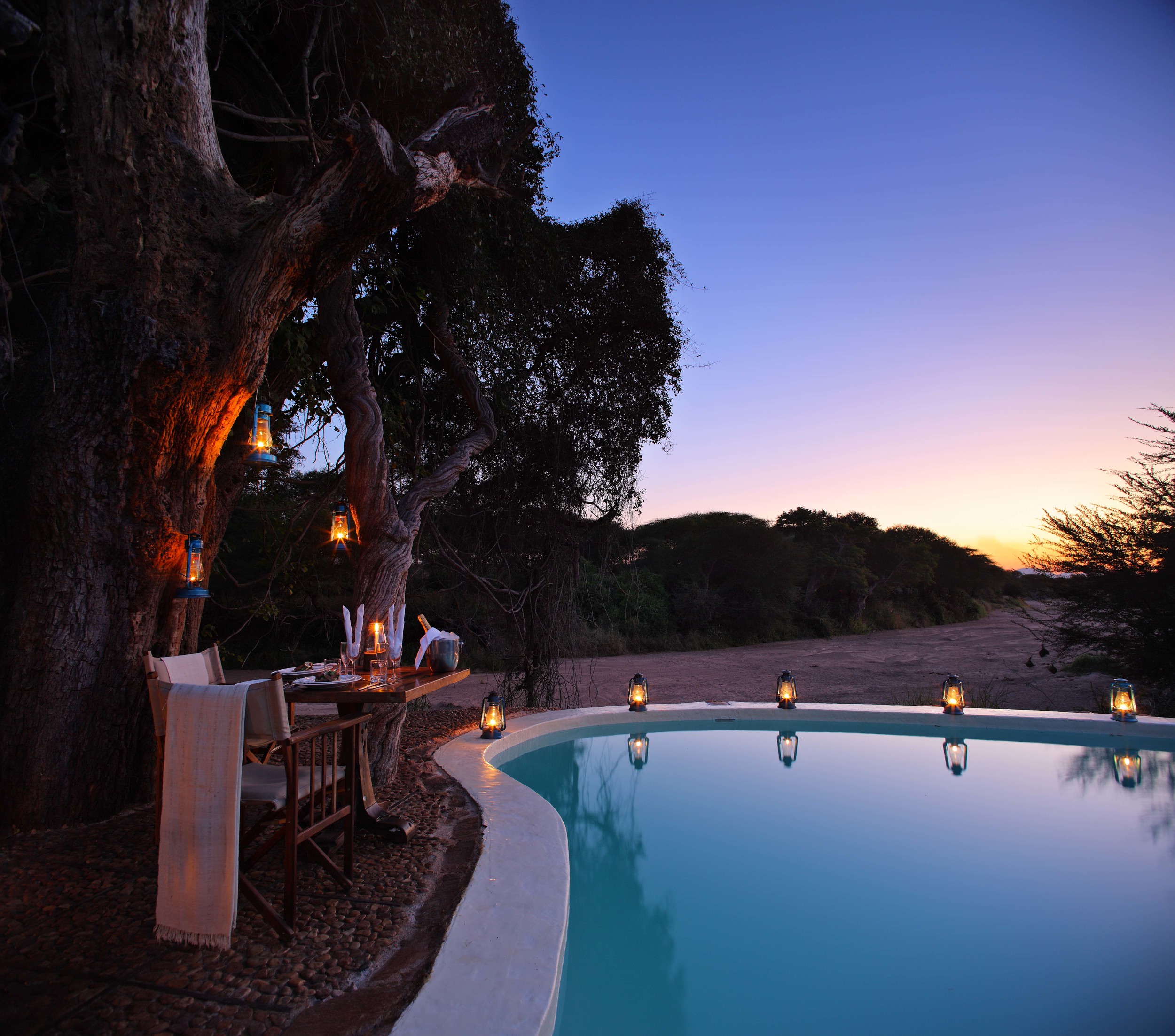 Romantic dinners by the Jongomero pool.jpg