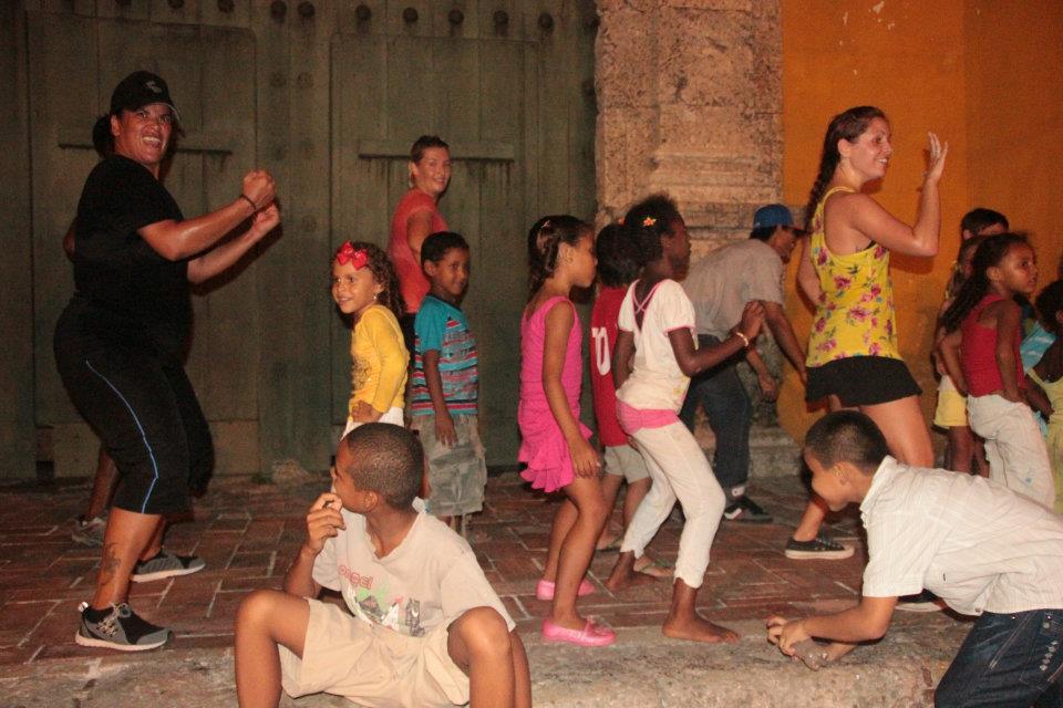 7.15.12 Zumba en la Plaza de la Trinidad (6).jpg