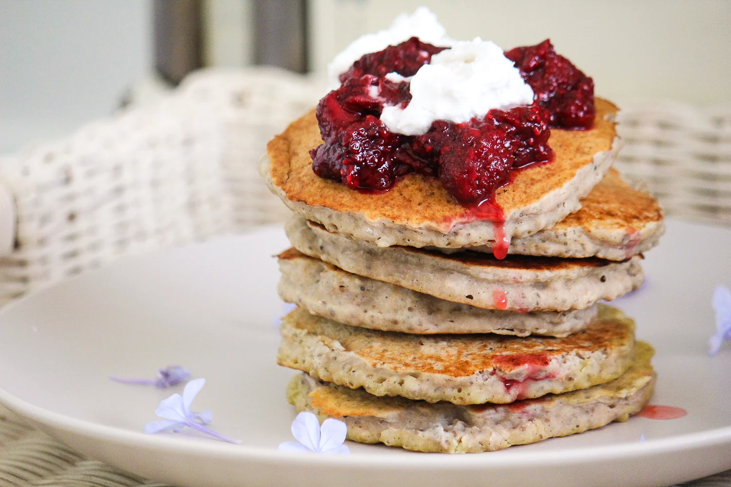 VANILLA AND COCONUT CHIA PANCAKES - sugar free, vegan, plant based, dairy free, gluten free, pancakes, whole foods, no refined sugar, vanilla bean, coconut, recipe, easy , natural , recoveringraw.com, recoveringraw