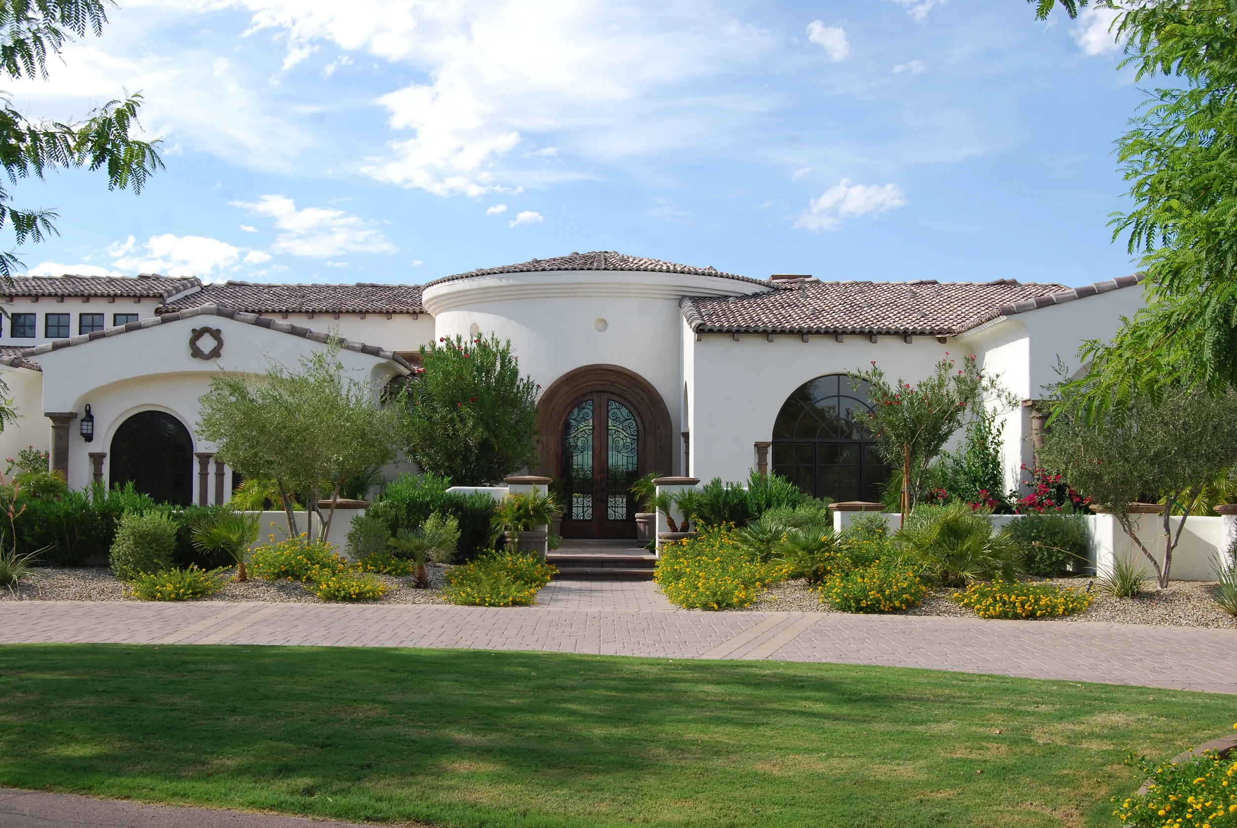 DSC_0004 BB Exterior.JPG