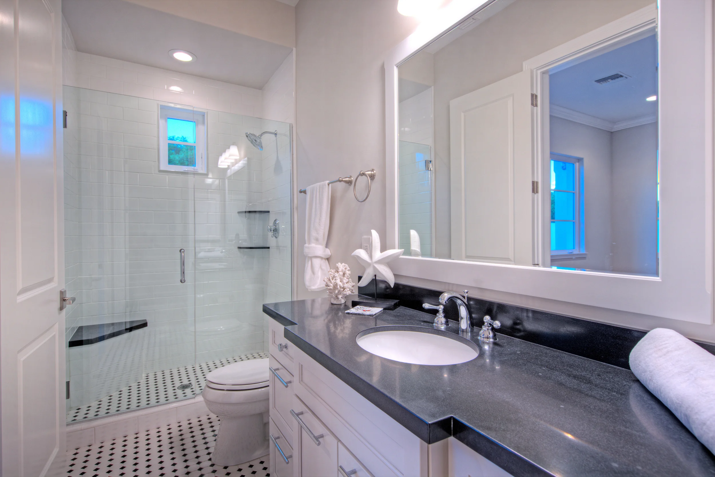 5840N70thpl025.jpg