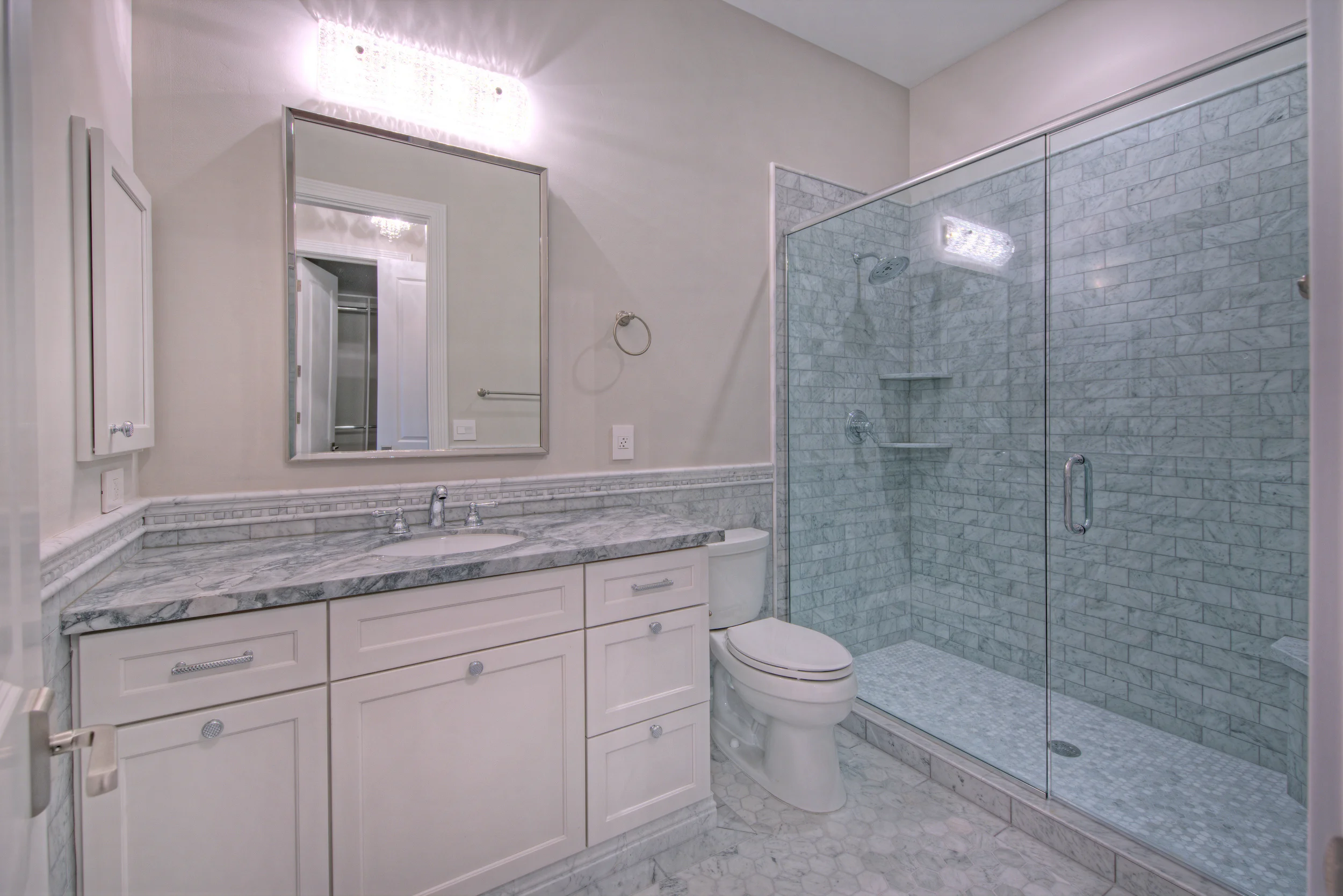 5840N70thpl026.jpg