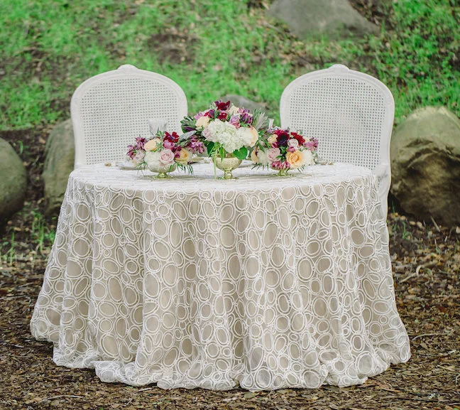 Romantic-Styled-Shoot-Luxe-Linen-8-e1421796176208.jpg