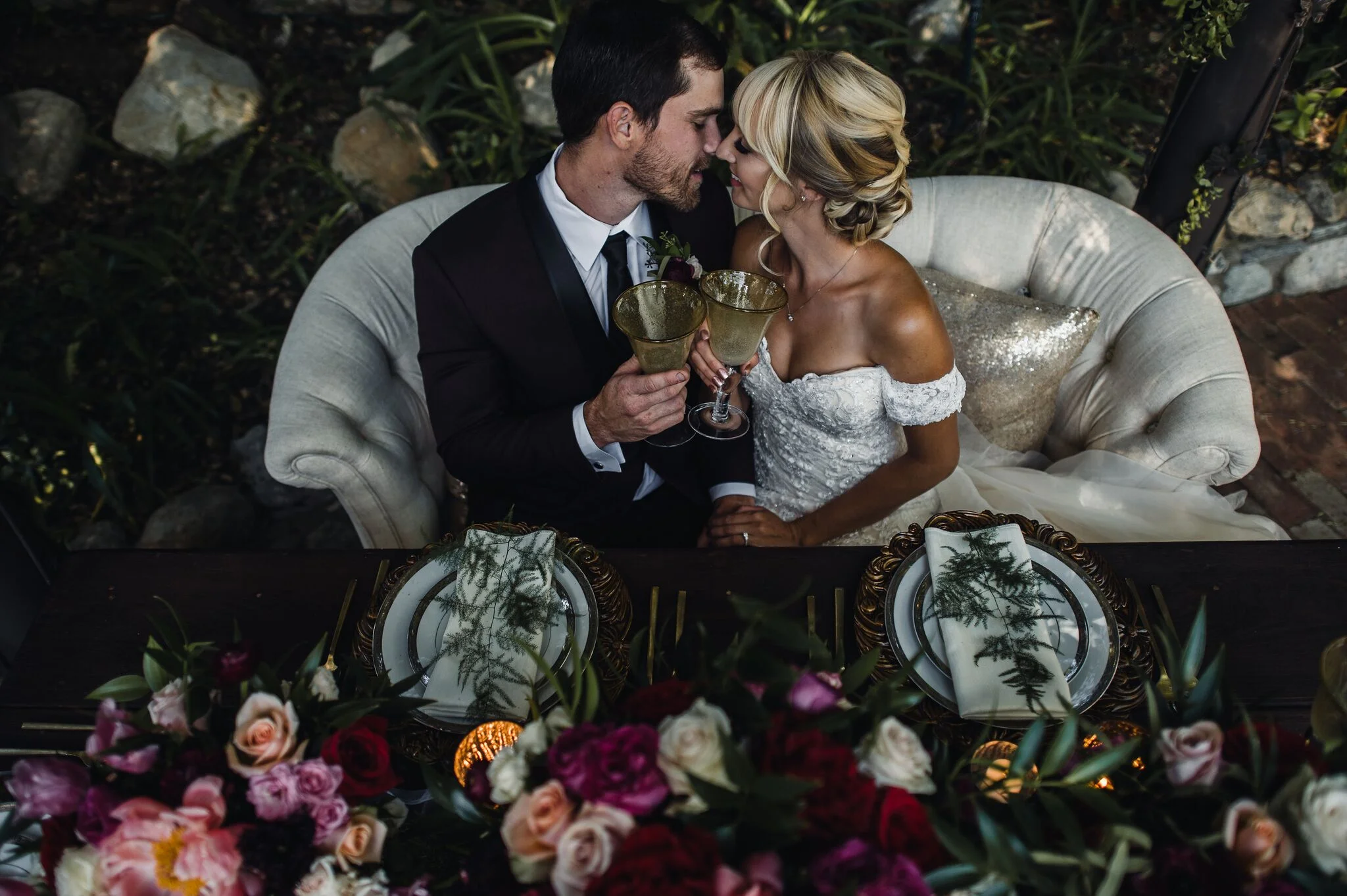 burlap-and-bordeaux-saddle-peak-styled-shoot-8_preview.jpg