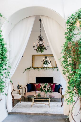 burlap-and-bordeux-steven-leyva-photography-villa-and-vine-wedding-styled-shoot-21_preview.jpeg