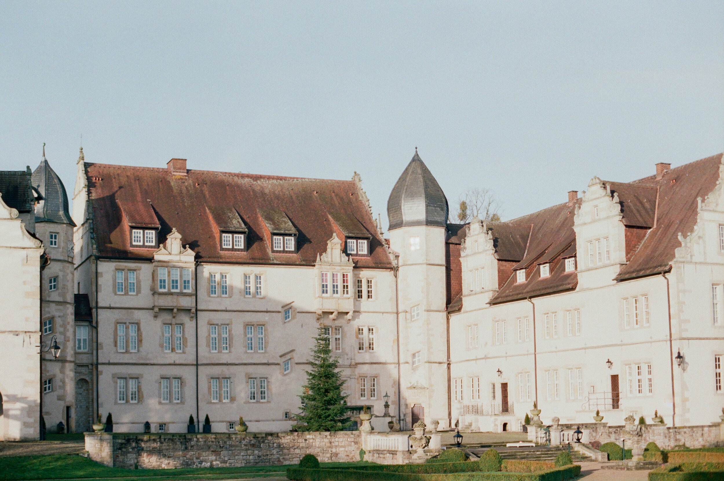 KatjaScherlePhotographs_MuenchhausenCastle_012.JPG