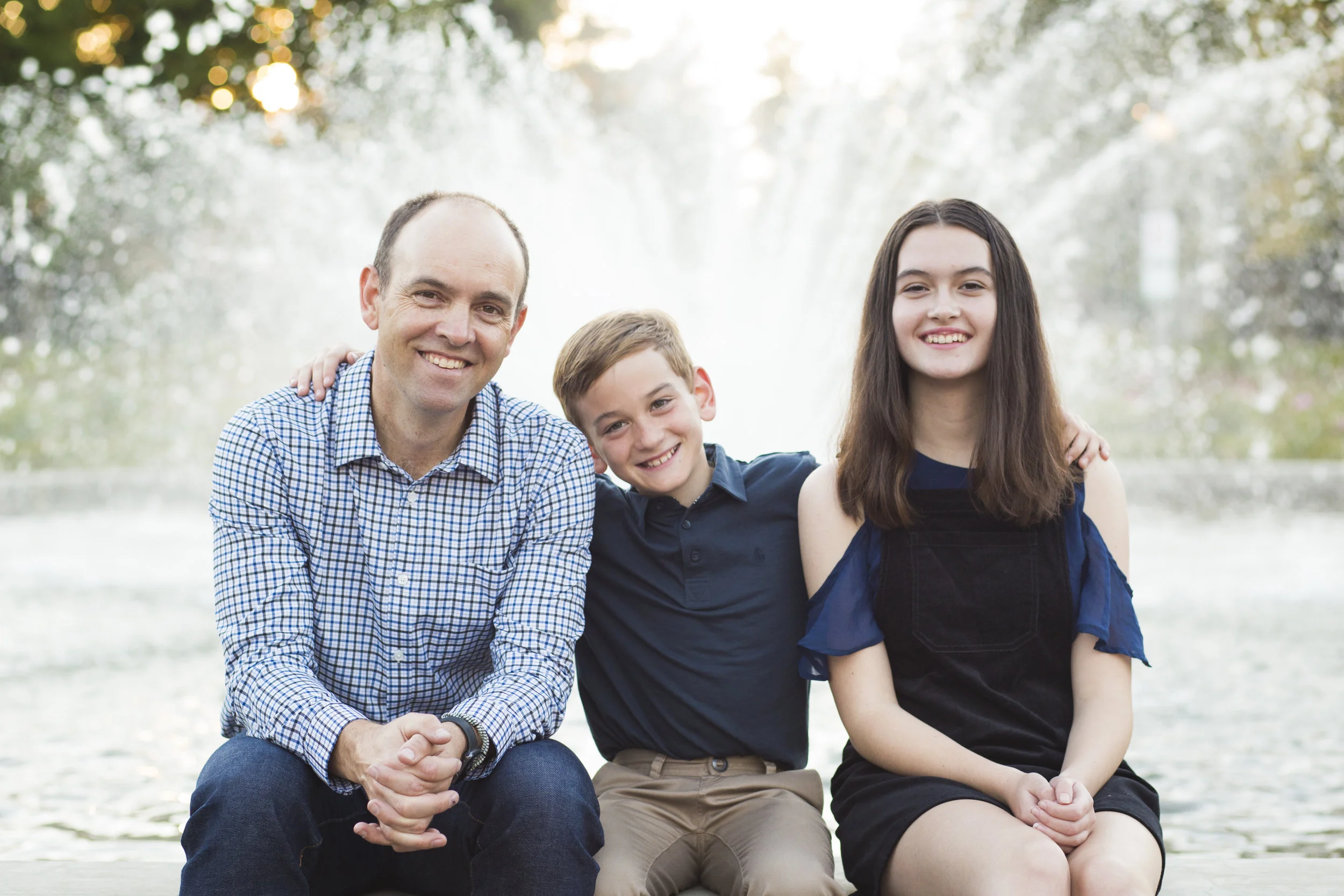 Family photo session at Peninsula Park.