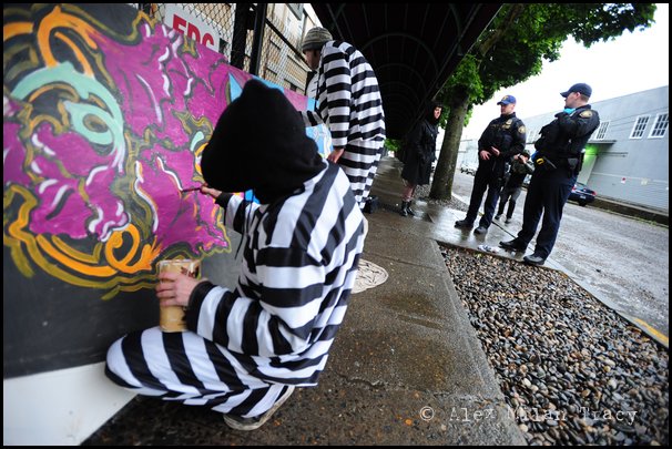 01_11_portland_police_arrive_at_scene_of_graffiti_abatement_summit_protest.jpg