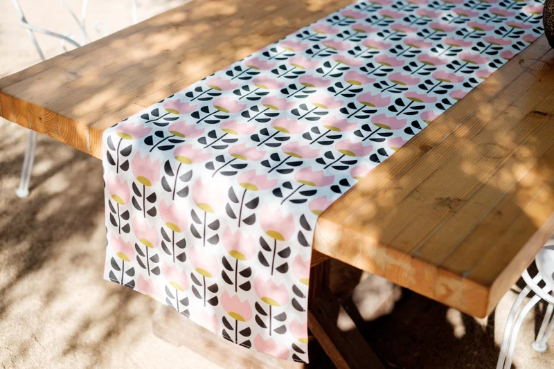 LEMONNI-Tulip-Table-Runner-3750.jpg