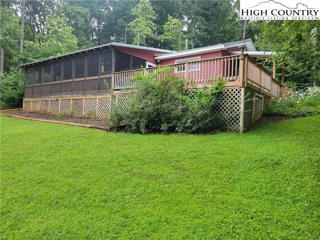 211 Parkway Lane.jpg
