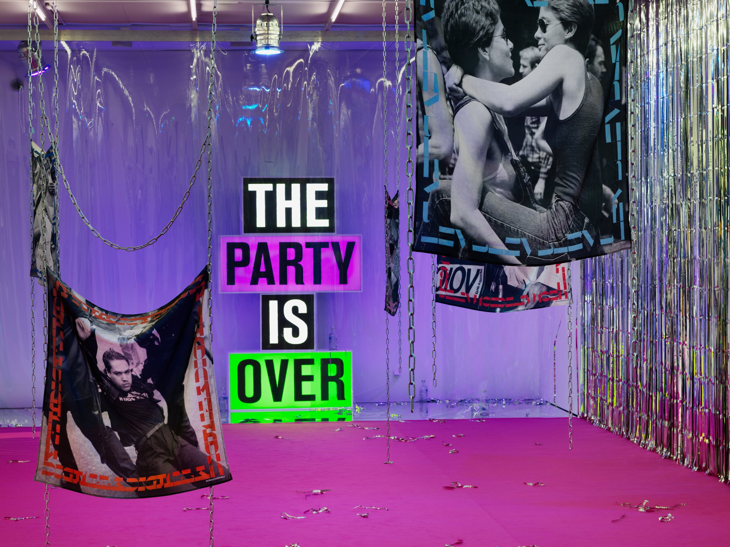 Spritmuseum_The Party is Over_Logo.jpg