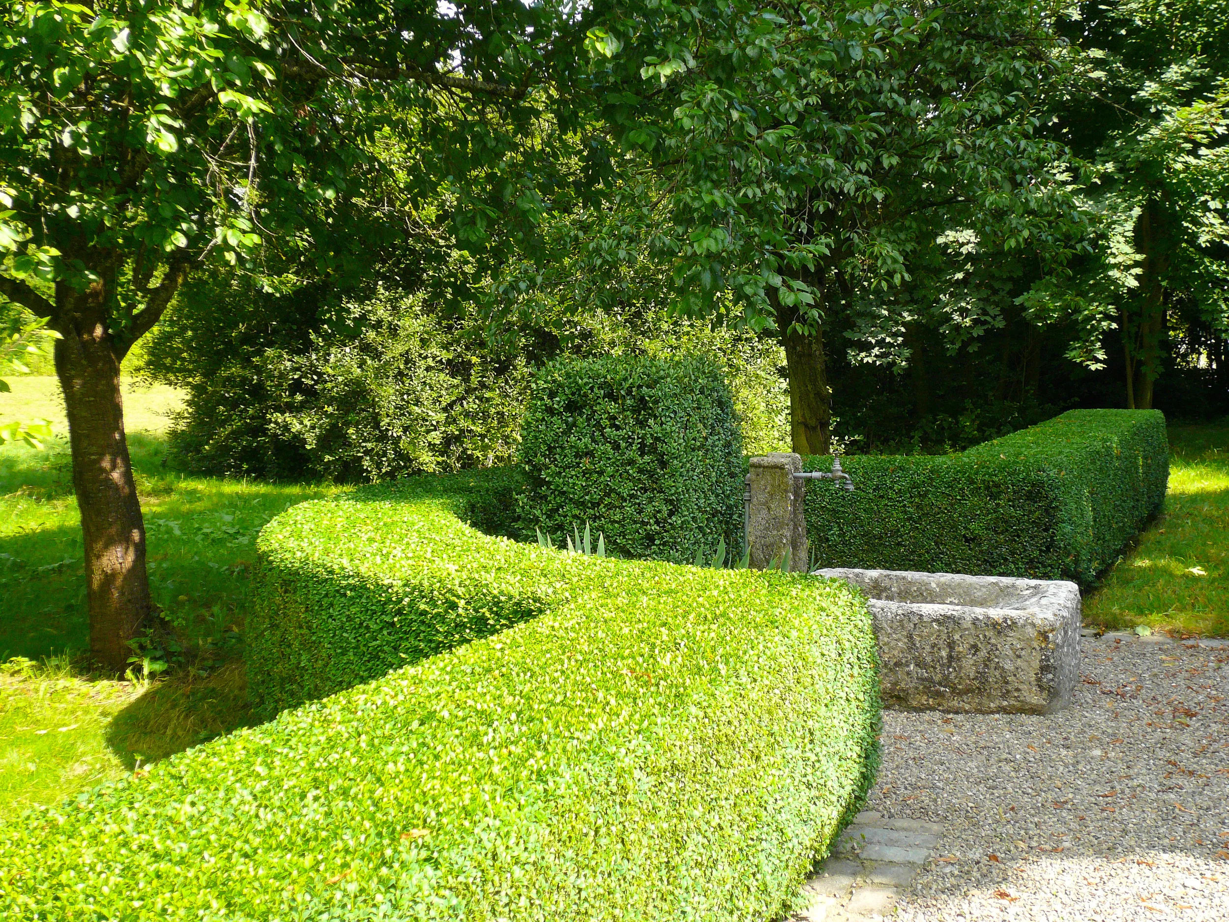Waschplatz mit „Buchskragen“