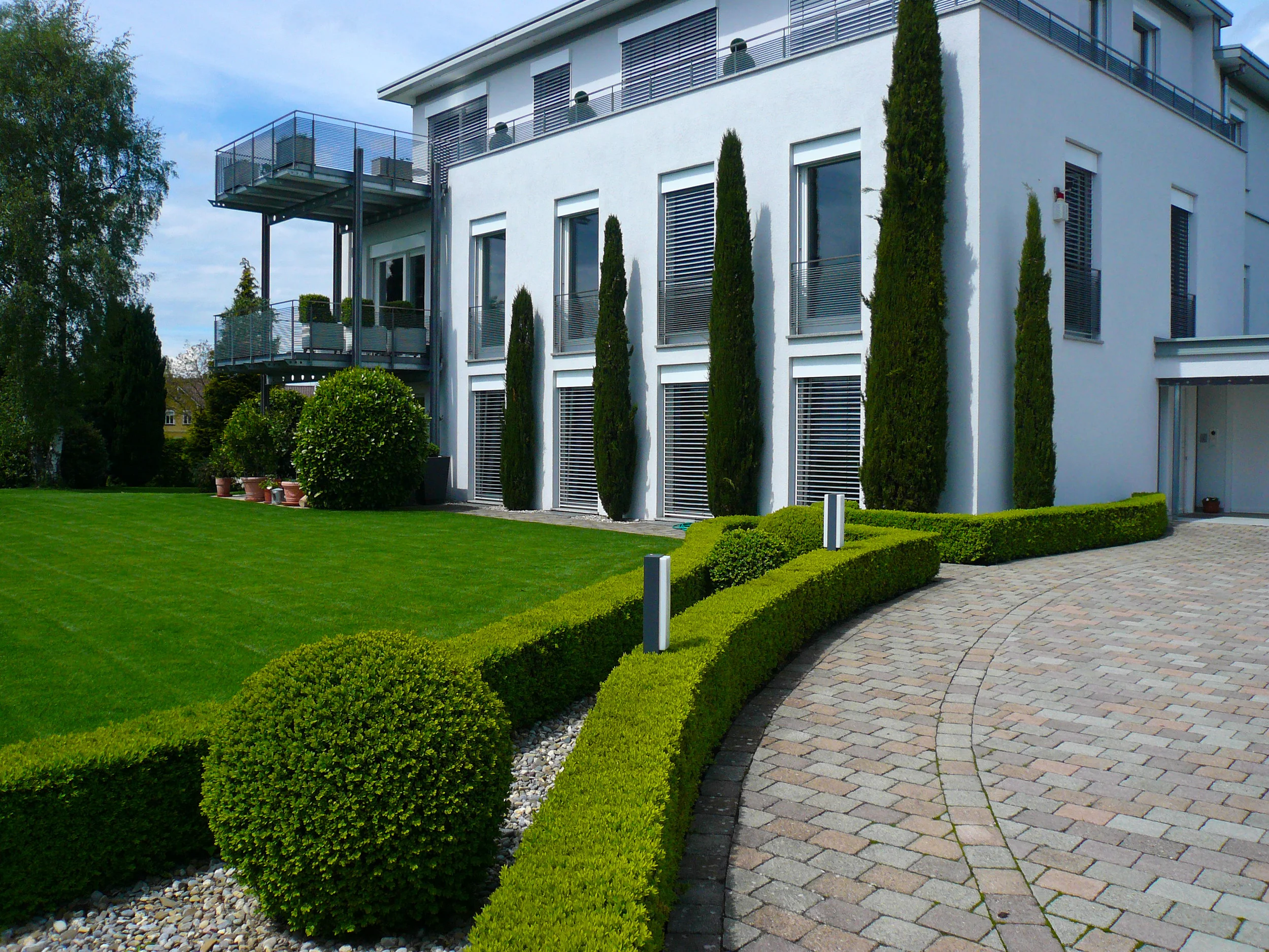 Garten mit starken Kontrasten