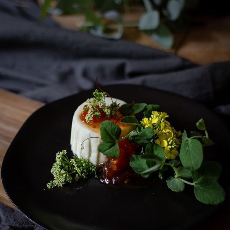 A perfect summer starter, goats cheese panna cotta with tomato chilli jam and a micro herb salad, have a look at our @the_midnight_feast to see what wine we paired with this delicious creation. Beautifully captured by @hellohanneke and paired by our 