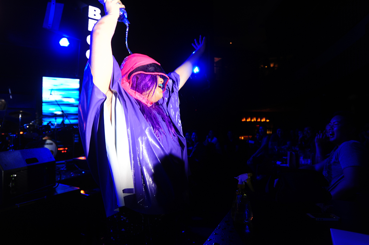 Riot_20150620_0240_web.jpg