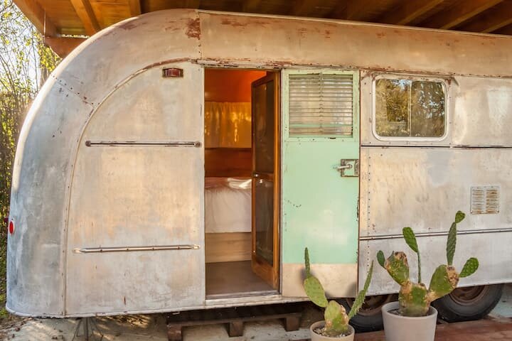 44 Airbnb rentals to make your Airstream dreams come true — Kelsey ...