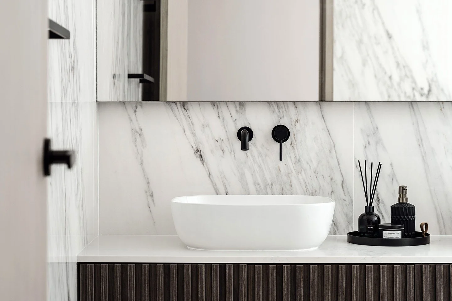2300925_Livspace-84Bs.jpg