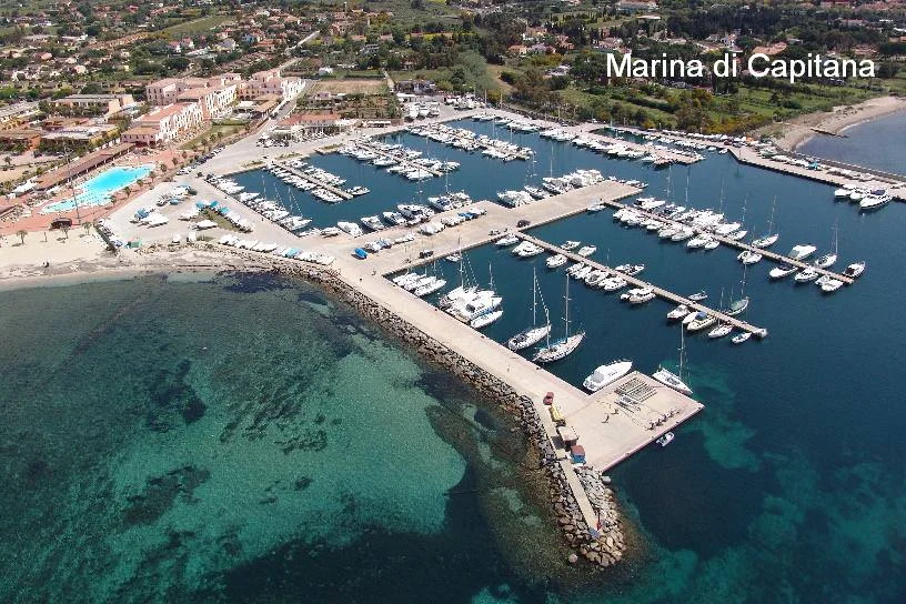 Marina di Capitana.jpg