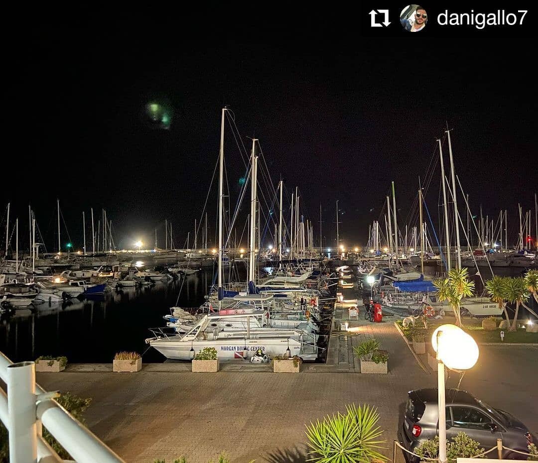 #Repost @danigallo7
&bull; &bull; &bull; &bull; &bull; &bull;
Marina di Capitana
Vista dall&rsquo;ufficio ⚓️⛵️
.
.
.
#marinadicapitana #quartusantelena #boatsintheseasardegna #sardegna #office #port #night #light #colors #boats #mylife #mywork #boatl