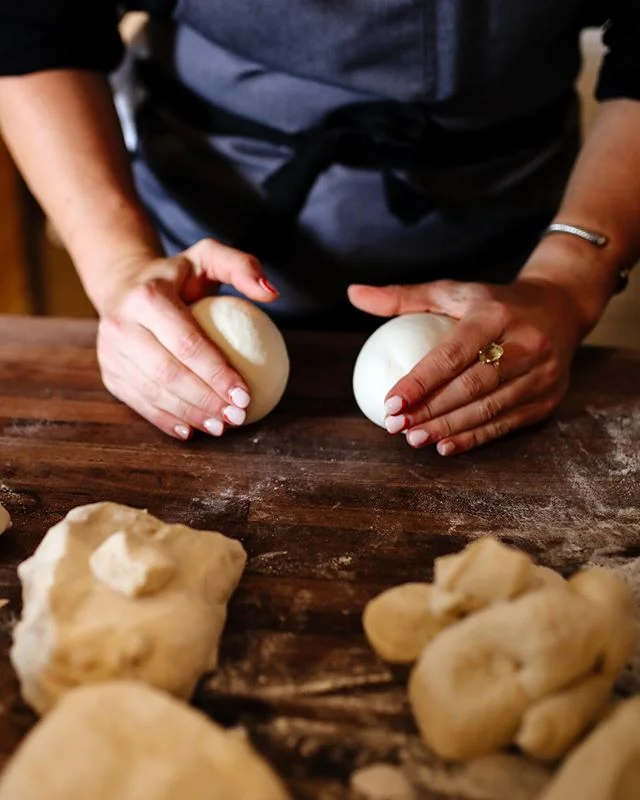 Hustle 🔸 Flow ⠀⠀⠀⠀⠀⠀⠀⠀⠀
E V E R Y S I N G L E D A Y ⠀⠀⠀⠀⠀⠀⠀⠀⠀
#eatwell #drinkwell #youdoyouboo #fancybutnot #woodfiredmagic #bentonvillear #visitbentonville #goopmake #bareaders #feedfeed #foodandwine #pizzeria #handmadehustling