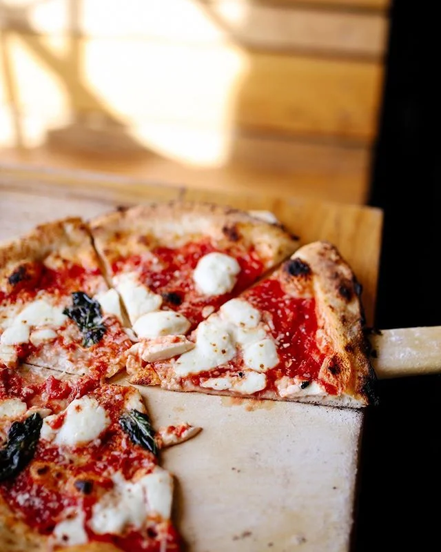 We droppin hot ass pizzas  like Kanye&rsquo;s droppin hot ass albums 👊🏻👊🏻👊🏻
⠀⠀⠀⠀⠀⠀⠀⠀⠀
⠀⠀⠀⠀⠀⠀⠀⠀⠀
T G I F #jesusisking ⠀⠀⠀⠀⠀⠀⠀⠀⠀
⠀⠀⠀⠀⠀⠀⠀⠀⠀
⠀⠀⠀⠀⠀⠀⠀⠀⠀
⠀⠀⠀⠀⠀⠀⠀⠀⠀
#eatwell #drinkwell #youdoyouboo #fancybutnot #woodfiredmagic #bentonvillear #visitbent