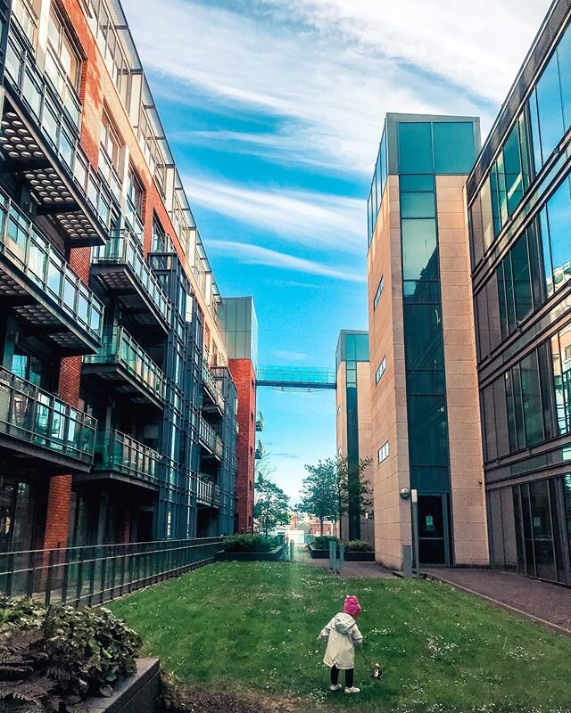 Daily dose of fresh air! That sky though 😍📸
.
.
.
.
.
.
.
#dublin #dublinireland #visitdublin #visitireland #loveireland #lovedublin #expatblogger #expatlife #expatlifestyle #expatliving #livingabroad #stayhome #staycation