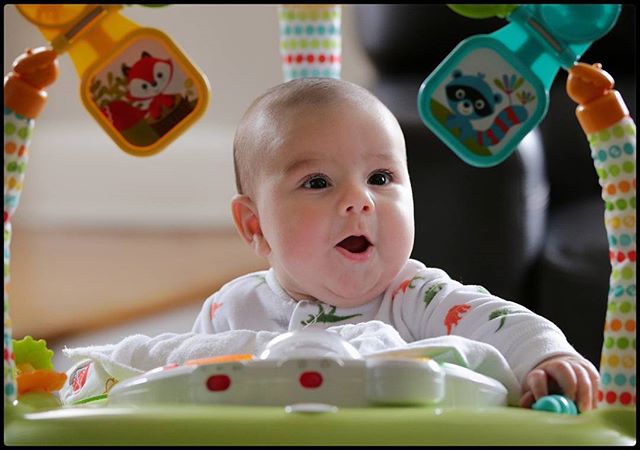 That look when you realize it's a 3 day workweek. Happy Monday from Benjamin.