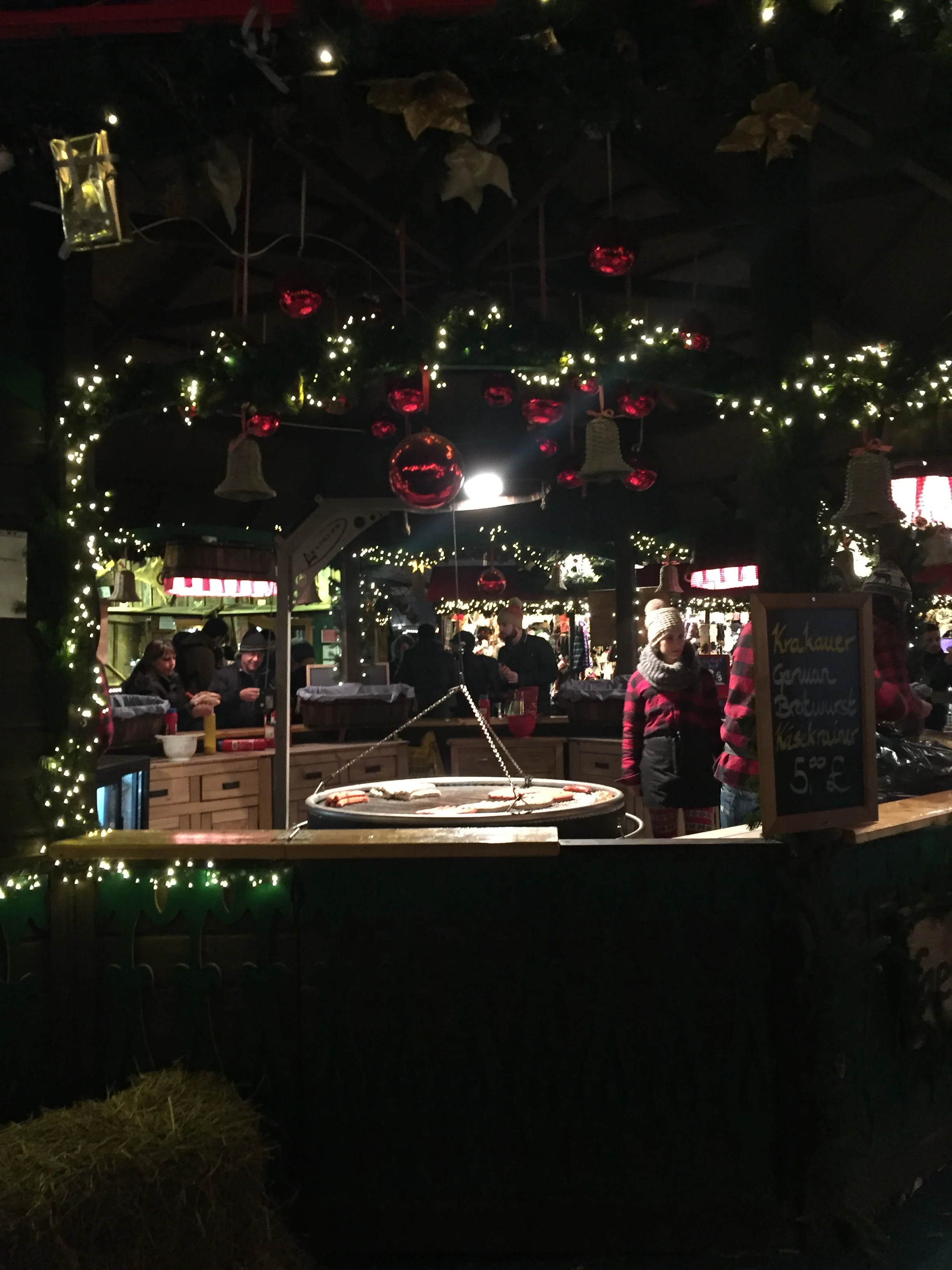 SOA_Edinburgh-Scotland-holiday-christmas-market.jpg