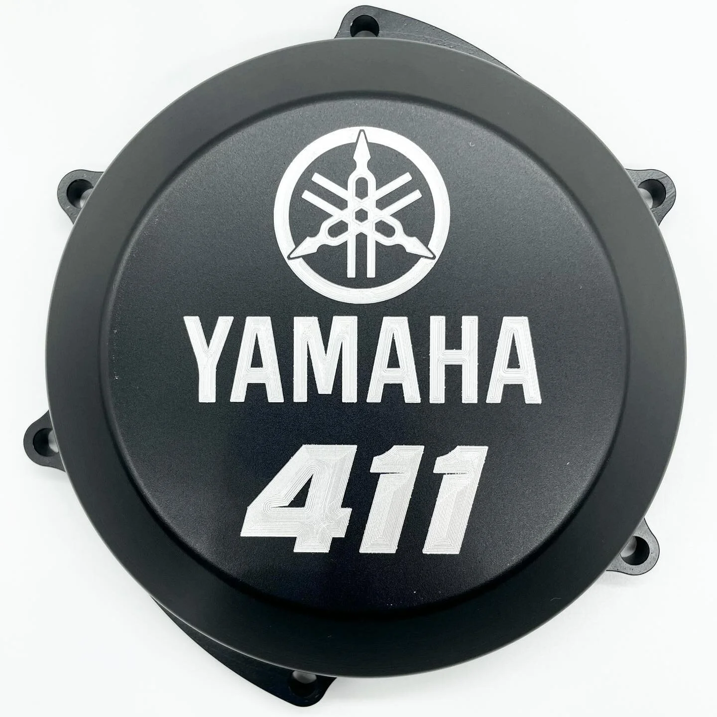 YAMAHA YZF250 #411 #yamaha #yzf250 #custom #clutchcover #cncmachined #billet #aluminium #6061T6 #hardanodised #engraving #motocross #mx #dirtbikelife #offroader #braaapbraaap #homeofcustom #bodeenmoto