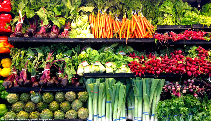 When it comes to glowing skin, we say “eat your greens, and wear them too!” Skincare products are nutrition for your skin just like food is for the bod y!