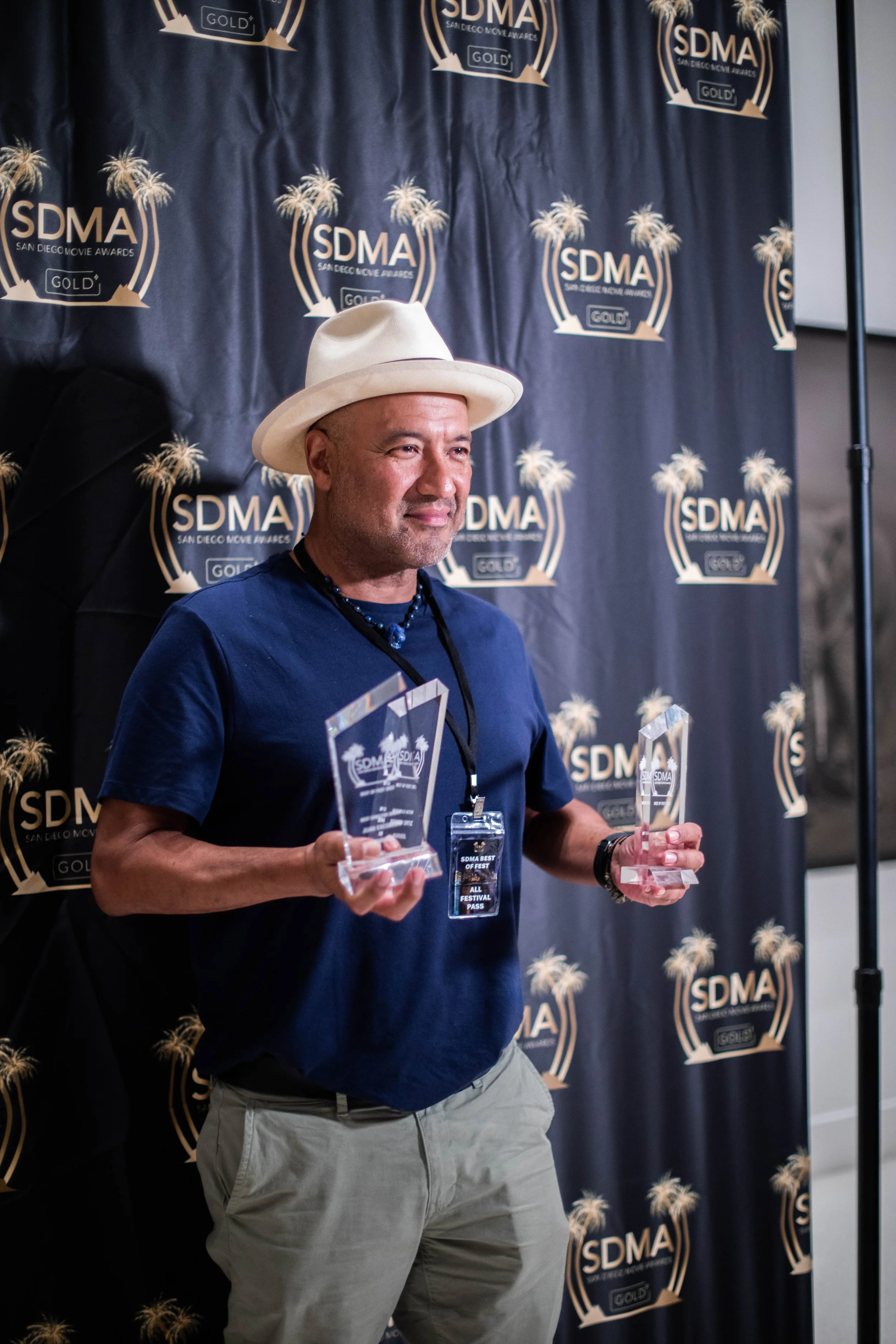 Marisol wins three awards