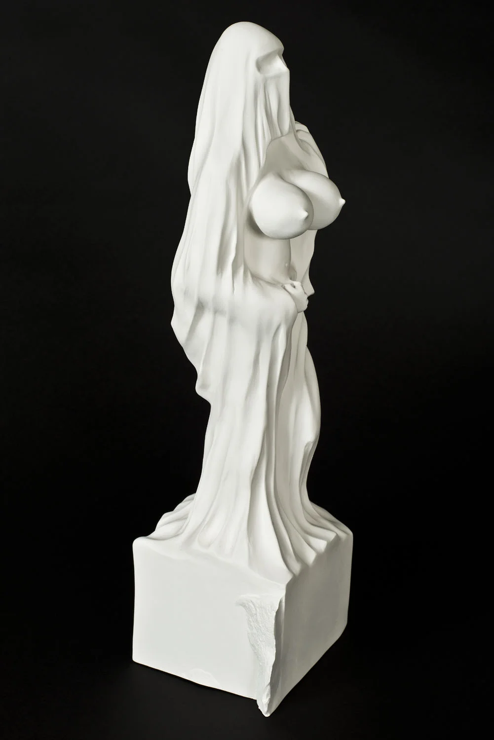 Pathétique 2012 Porcelain 17 x 5 x 5 inches © Taravat Talepasand 2019
