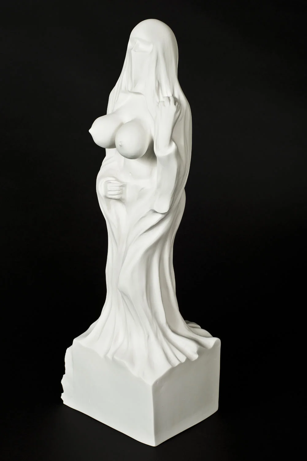 Pathétique 2012 Porcelain 17 x 5 x 5 inches © Taravat Talepasand 2019