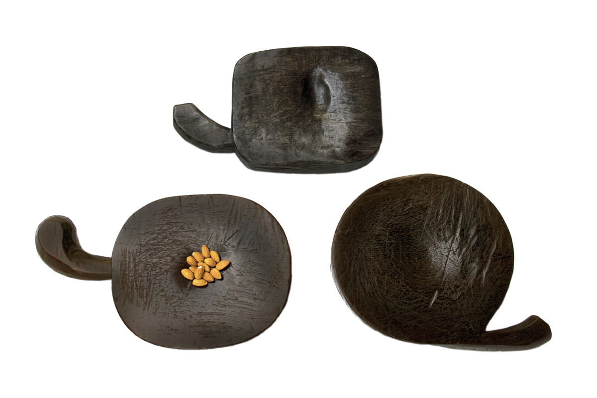 Trade_Secrets_Home_Antique_Kitchen_Mortars_01.jpg