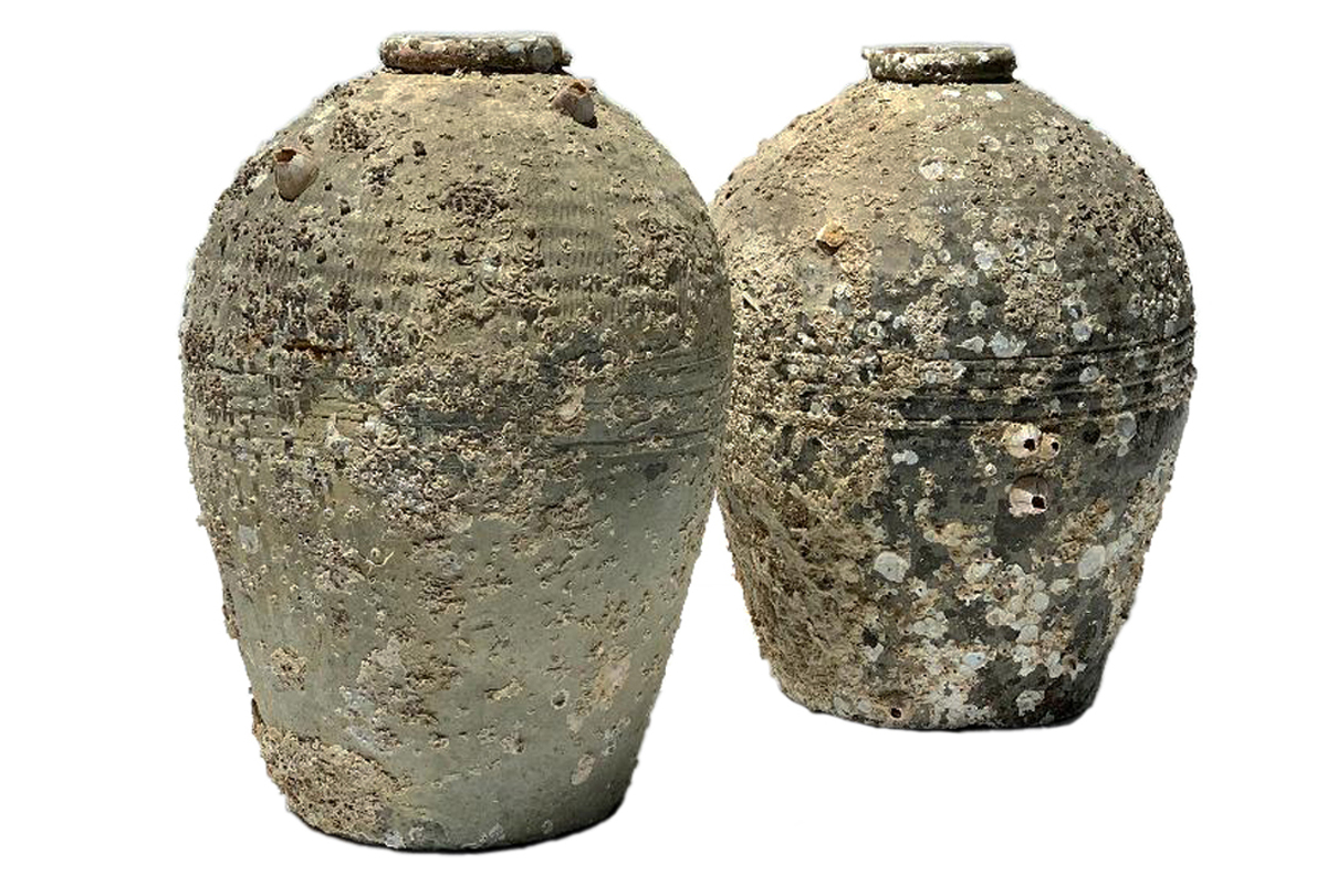 Trade_Secrets_Home_Large_Antique_Storage_Jars_with_Marine_Adhesions_01.jpg