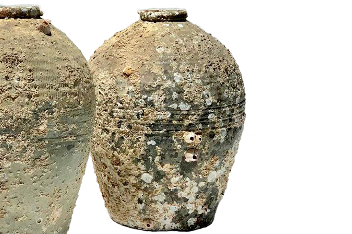 Trade_Secrets_Home_Large_Antique_Storage_Jars_with_Marine_Adhesions_04.jpg