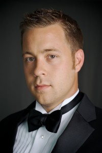 Derek Chester, tenor, ( Evangelist)