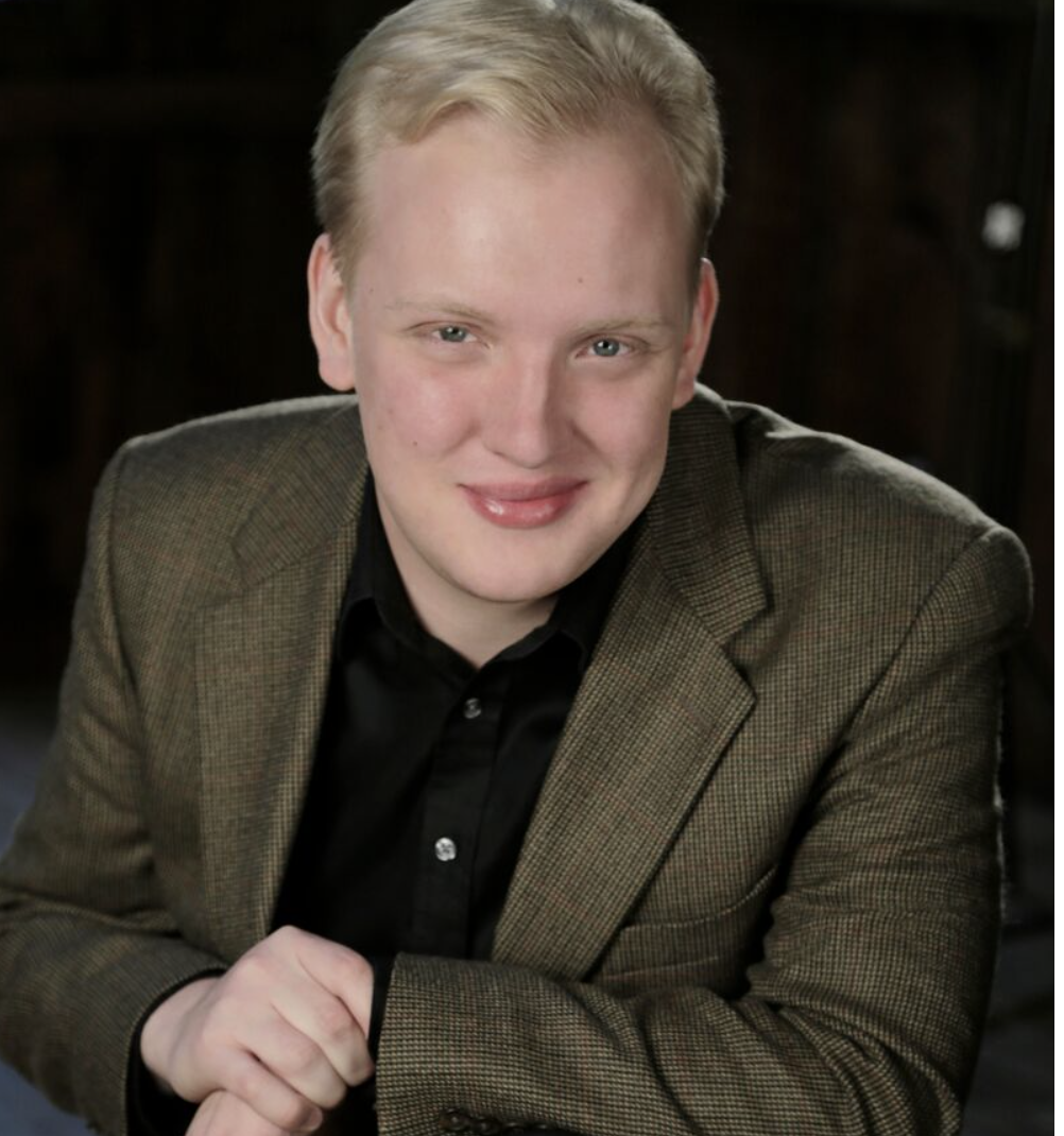 Ian Koziara, Tenor