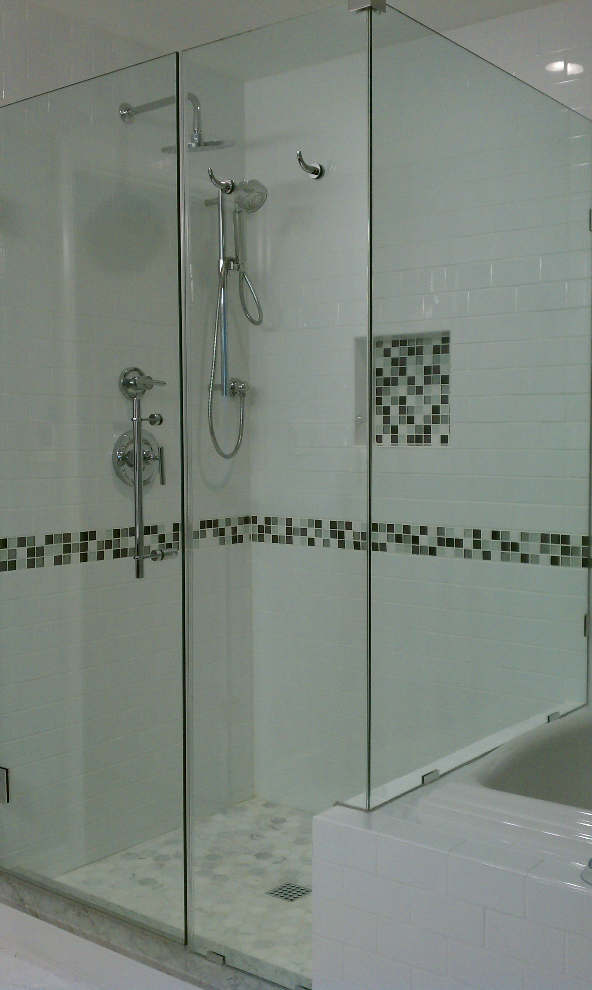 Frameless Shower with Return.jpg